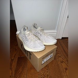 Yeezy 350 V2 CMPCT Slate Bone Size Men’s US 8 (Women’s US 9) Never Worn